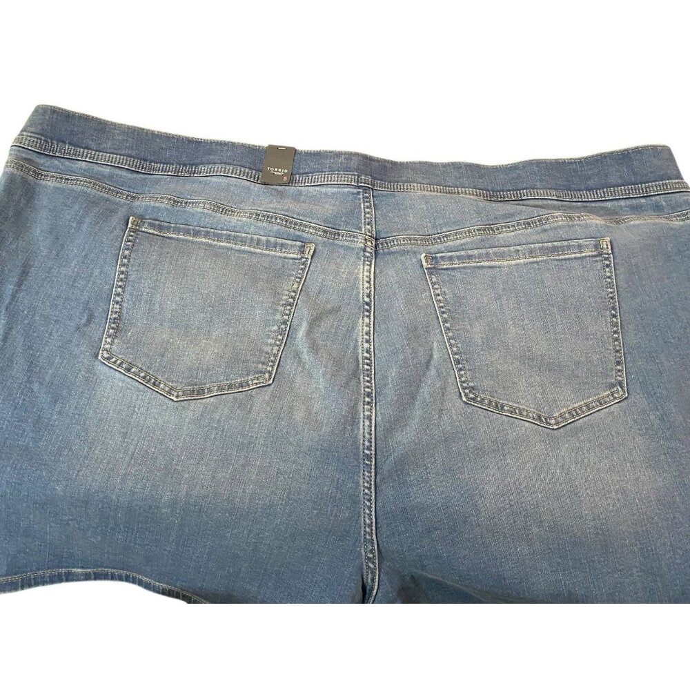 Torrid Womens Plus Size Denim Shorts 5X NWT Medium Wash 5-Pocket Stretch Casual - Picture 5 of 5